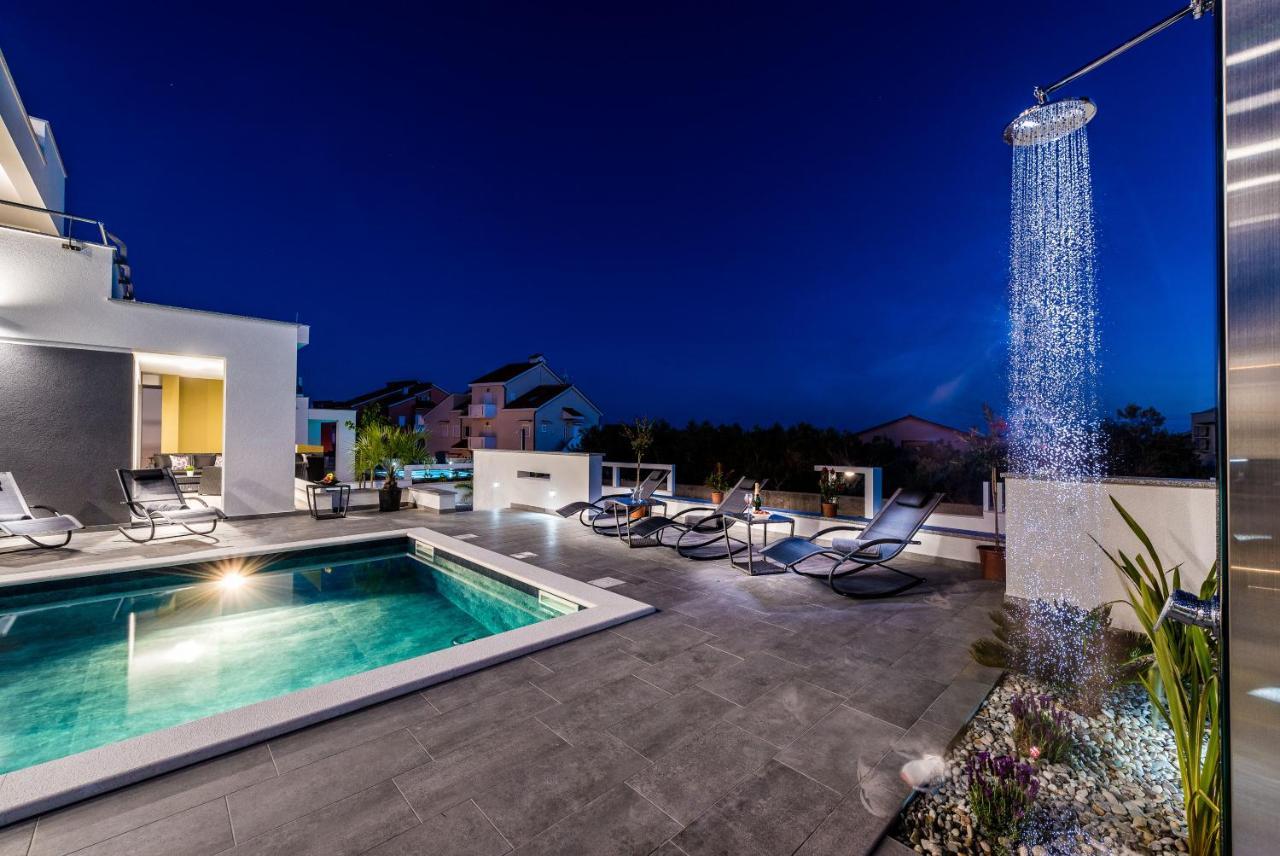 Villa Magnifica Apartments With Pool Novalja Bagian luar foto