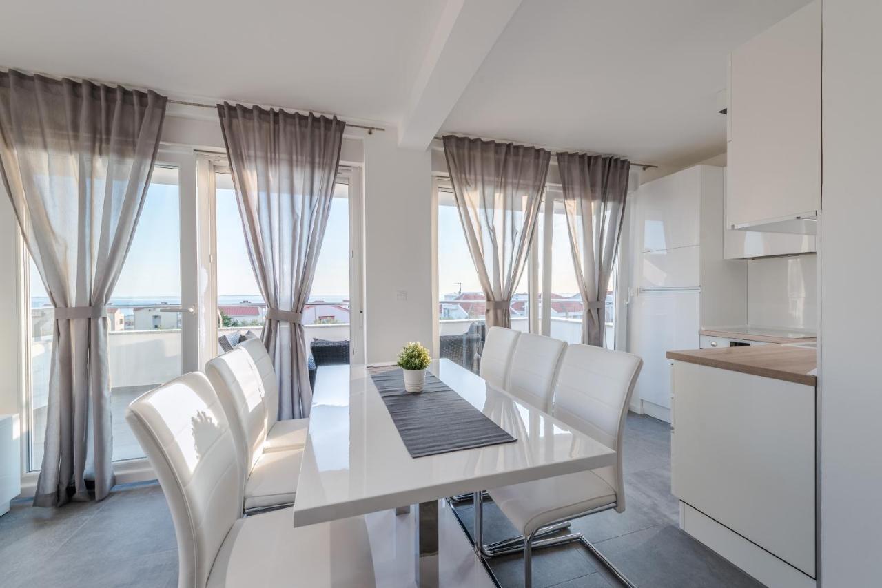 Villa Magnifica Apartments With Pool Novalja Bagian luar foto