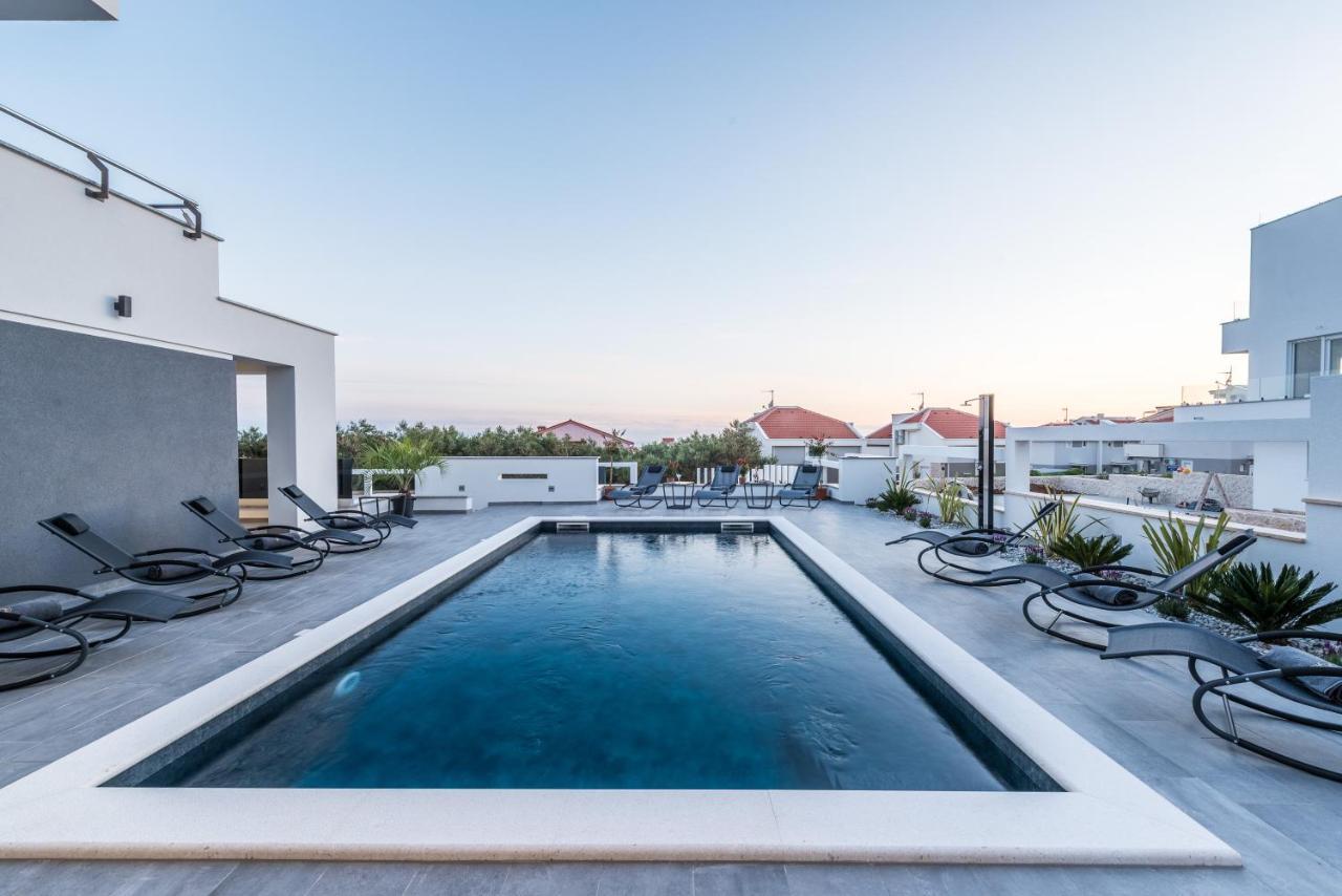 Villa Magnifica Apartments With Pool Novalja Bagian luar foto