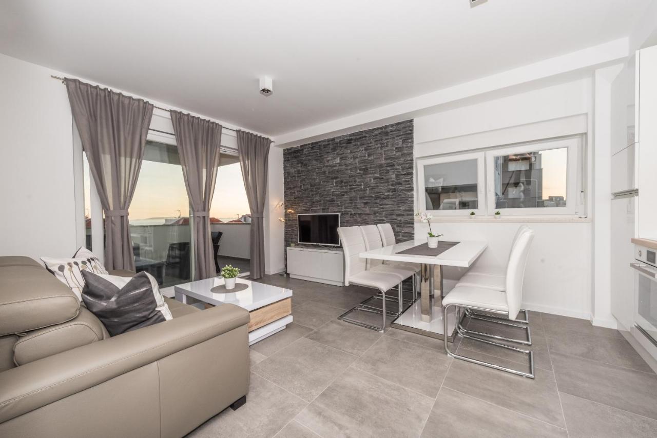 Villa Magnifica Apartments With Pool Novalja Bagian luar foto