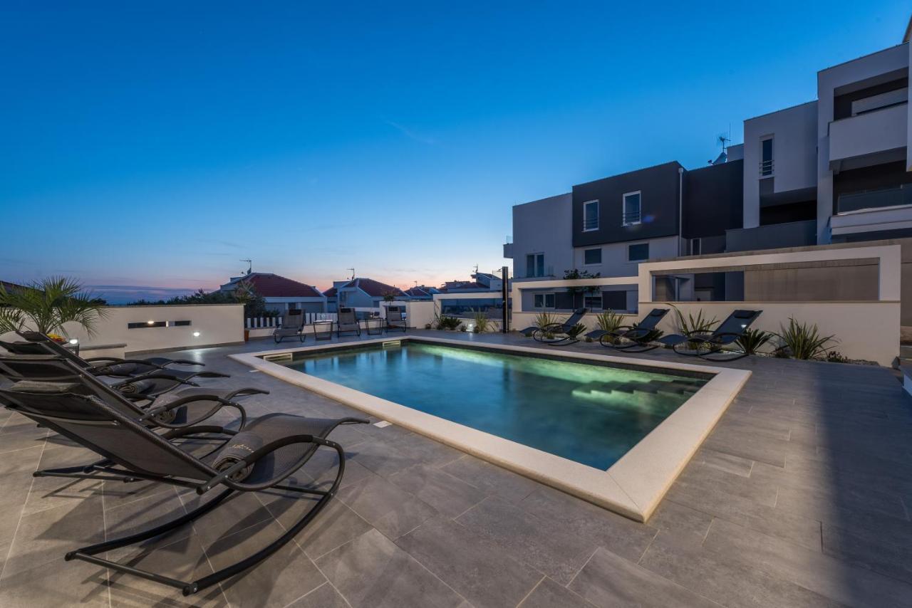 Villa Magnifica Apartments With Pool Novalja Bagian luar foto