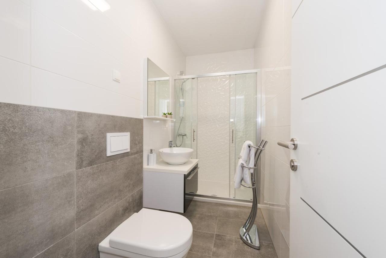 Villa Magnifica Apartments With Pool Novalja Bagian luar foto
