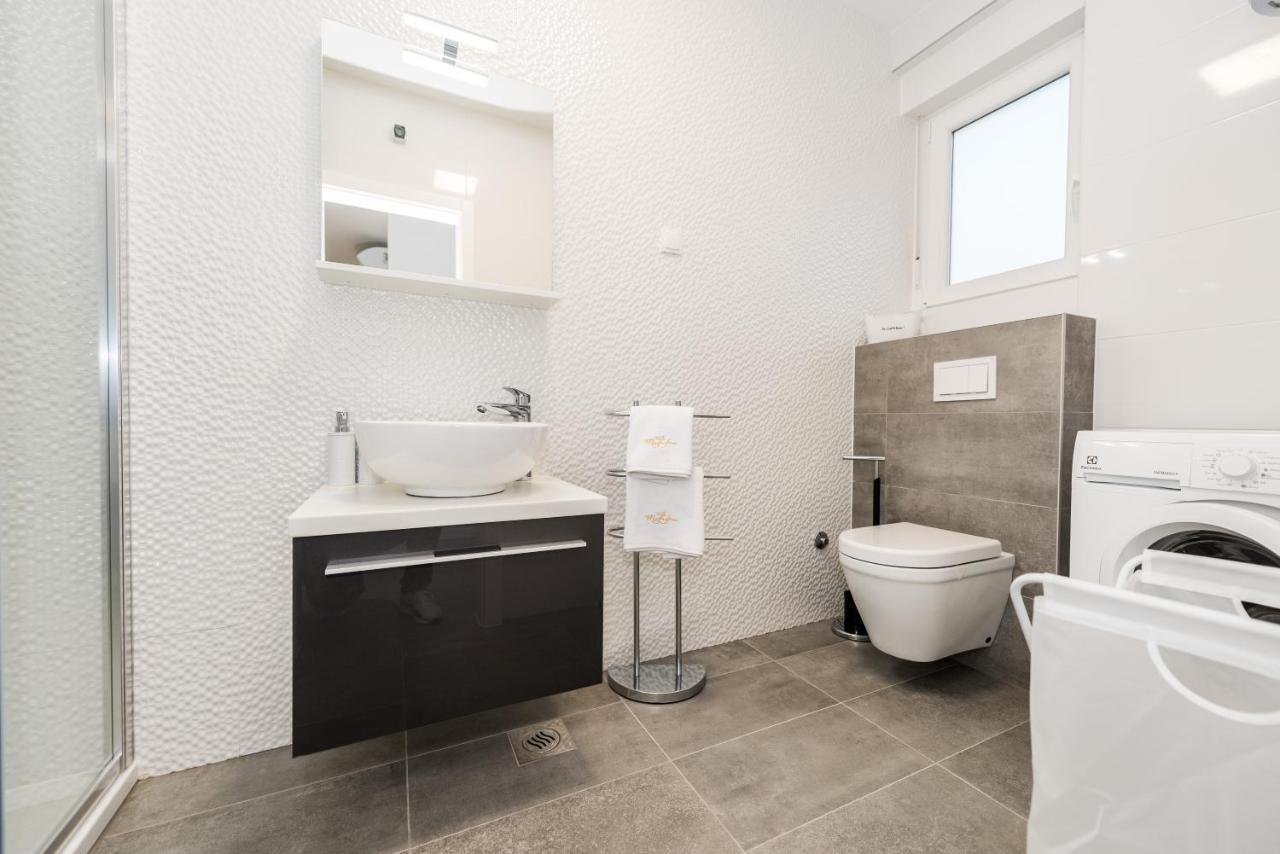 Villa Magnifica Apartments With Pool Novalja Bagian luar foto